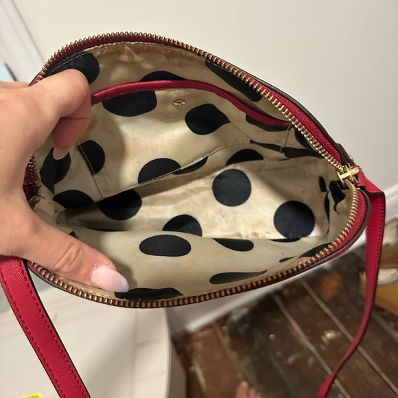 Red Kate Spade crossbody purse - Picture 4 of 6